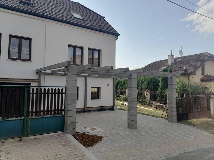Betonové ploty, přístřešky a pergoly — realizace 5