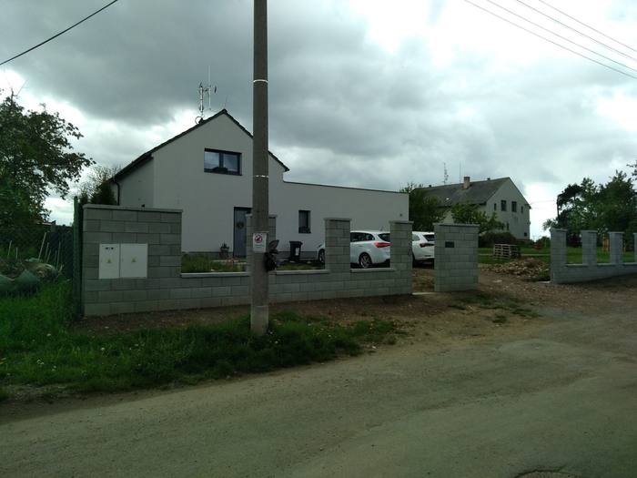 Betonové ploty, přístřešky a pergoly — realizace 11